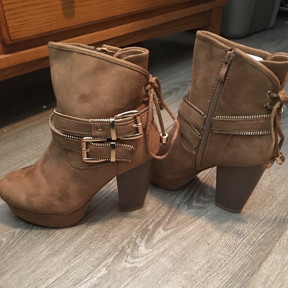 Camel suede chunky heel boots w gold buckle decor - Picture 6 of 6